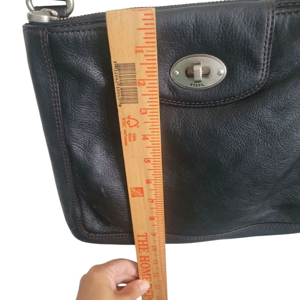 Fossil Turn Lock Crossbody Bag Purse Black Pebbled Leather Classic Career Casual